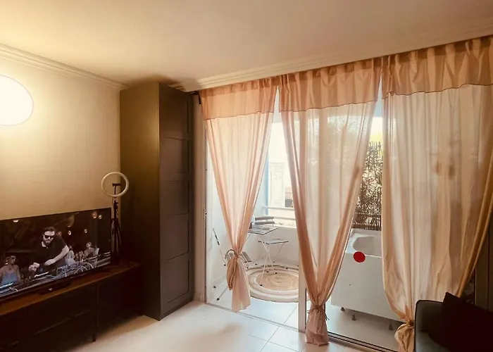 La Maison Parque Jacuzzi アパート *