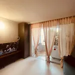 La Maison Parque Jacuzzi Apartament *